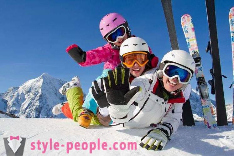 Casque de ski: un examen des modèles pour des conseils de sélection, commentaires des internautes