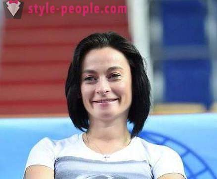 Julia Barsukov: commentaires École de gymnastique rythmique champion olympique