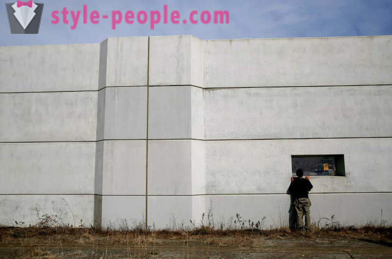 Côte du Japon, le tsunami a endommagé en 2011, protégé le mur de 12 mètres