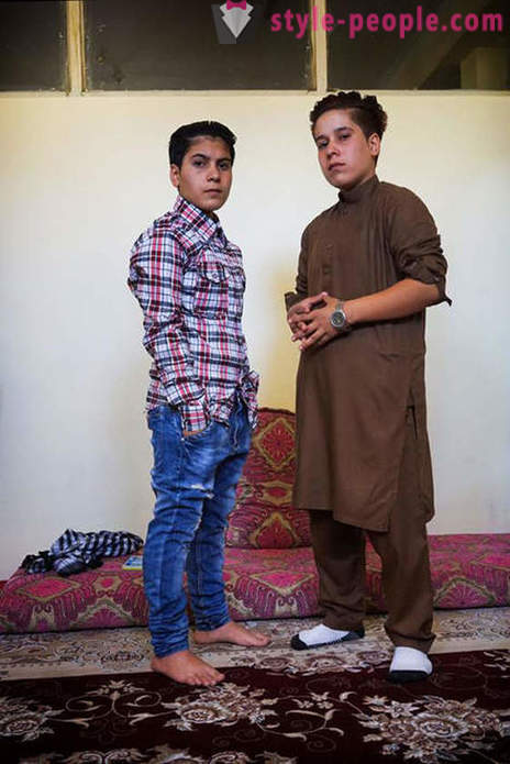 Pourquoi sont élevés comme des garçons en Afghanistan, certaines filles
