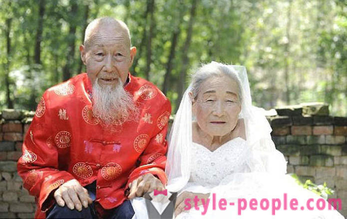 Après 80 ans de mariage, le couple a finalement fait une séance photo de mariage