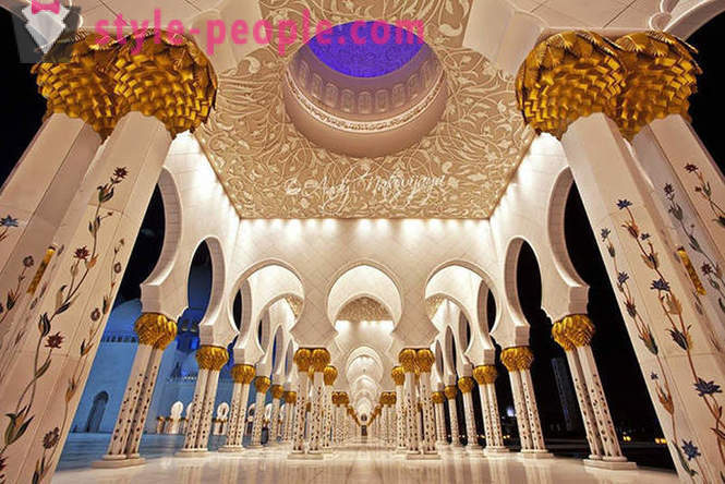 Mosquée Sheikh Zayed - la principale vitrine des richesses incalculables de l'Emirat d'Abou Dhabi