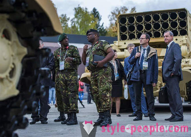 Exposition de matériel militaire russe à Nijni Tagil