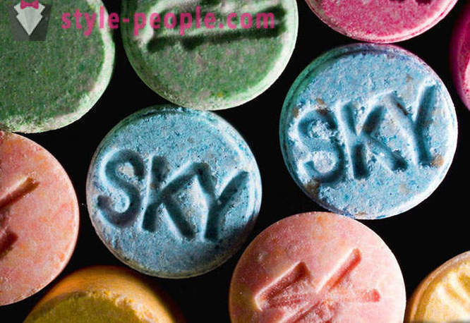 Que les 9 substances nocives les plus populaires, y compris l'alcool, le LSD et la caféine font avec le cerveau