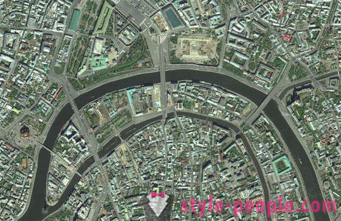Comment avez-autoroute à 10 voies dans le centre de Moscou