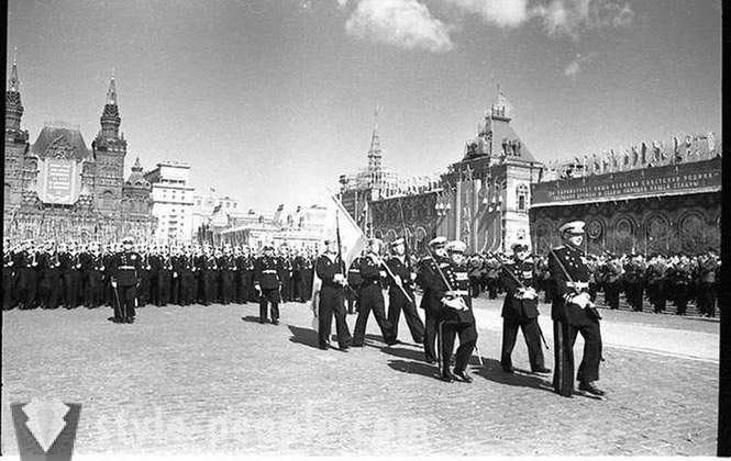 Le défilé sur la Place Rouge le 1er mai 1951