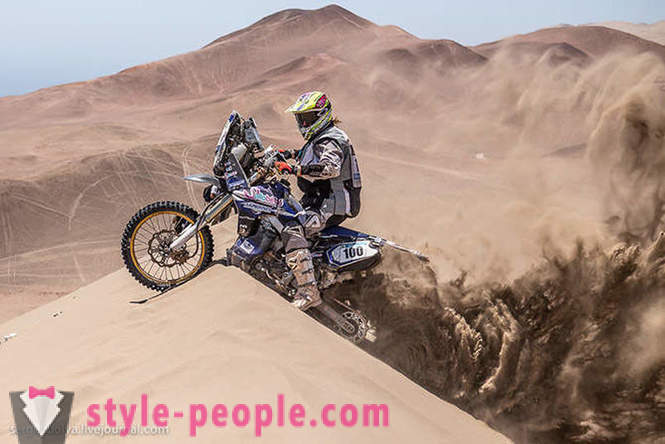 Dakar 2014 course dangereuse dans le désert chilien