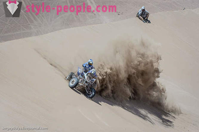 Dakar 2014 course dangereuse dans le désert chilien