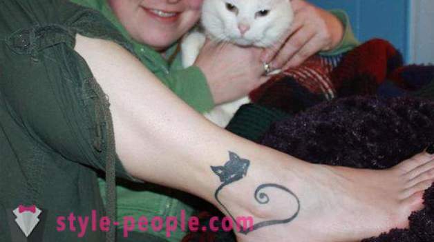 Le tatouage sur sa jambe le chat: une photo, une valeur