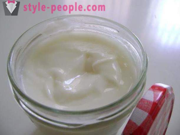 Crème hydratante pour les mains à la maison: une recette simple et efficace