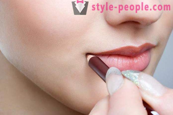 Comment faire pulpeuses lèvres à la maison: trucs et astuces