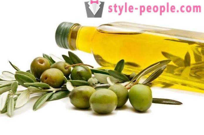 Produits de beauté universels - l'huile d'olive pour le visage