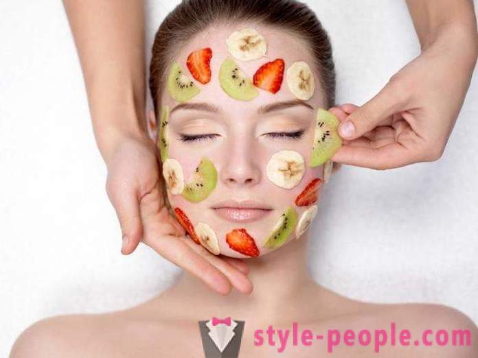 Prenez soin de votre peau correctement: masque facial de fraise et d'autres secrets de beauté